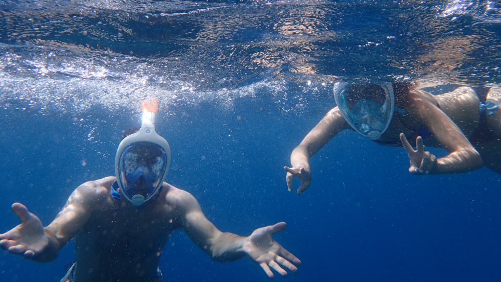 Snorkelling in Fiji 